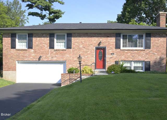 Property at 9719 Lanesboro Way, Louisville, KY 40242, 3 beds, 2.5 baths