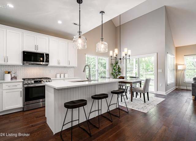 Property at 102 Wellston Pl, Louisville, KY 40207, 4 beds, 2.5 baths