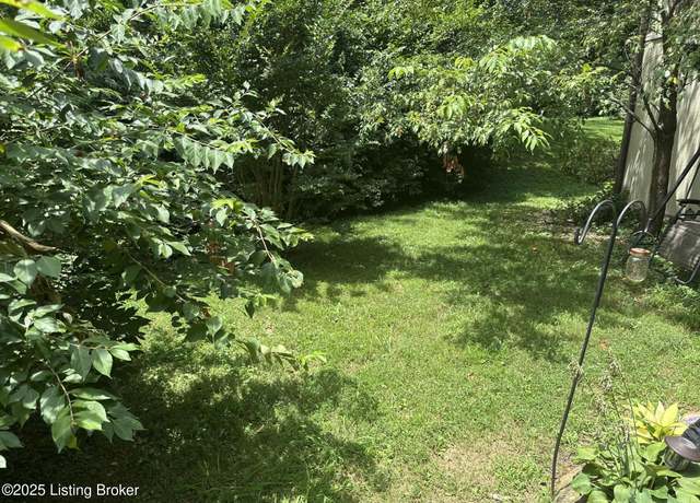 Property at 11409 N Tazwell Dr, Louisville, KY 40241, 2 beds, 2.5 baths
