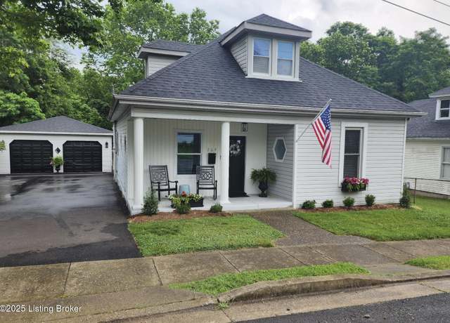 Property at 209 N Cedar St, La Grange, KY 40031, 4 beds, 2.5 baths