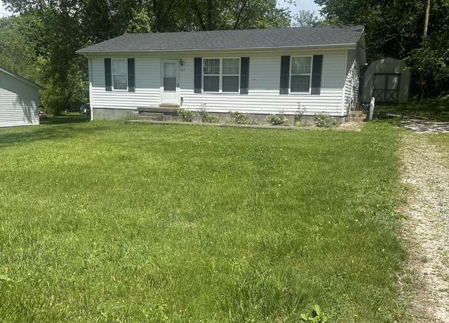 Property at 209 Center St, Irvington, KY 40146, 3 beds, 1 bath