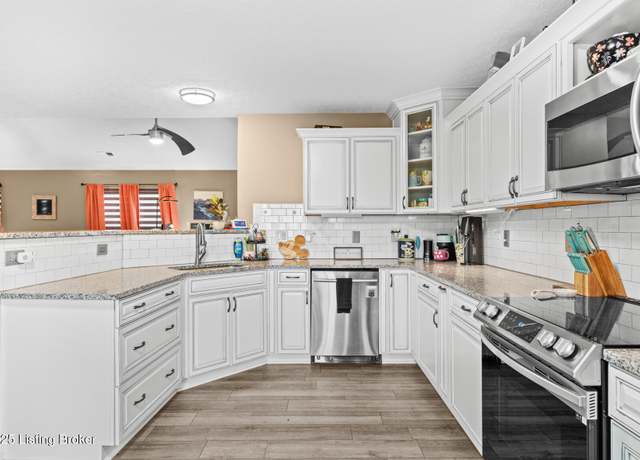 Property at 9421 Bayberry Green Ln, Louisville, KY 40291, 2 beds, 2 baths
