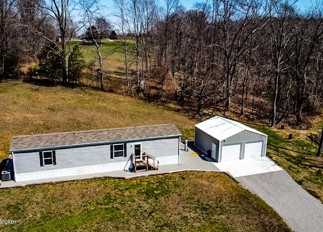 Property at 1544 Old Sano Rd, Russell Springs, KY 42642, 2 beds, 2 baths