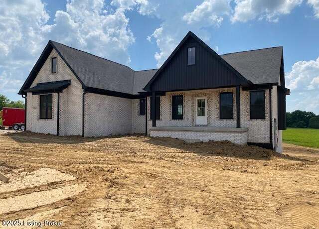 Property at 243 Sweet Grass Ct, Hodgenville, KY 42748, 4 beds, 3 baths