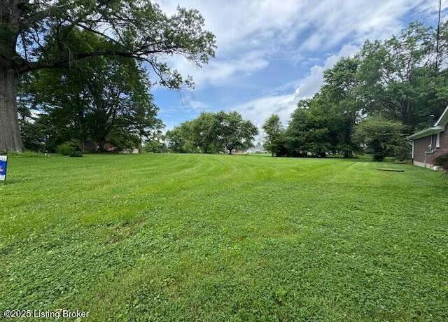 Property at 6215 Willismore Dr, Louisville, KY 40272