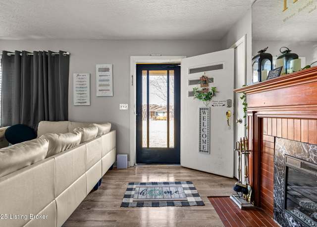 Property at 4805 Clarmar Rd, Louisville, KY 40299, 3 beds, 1.5 baths