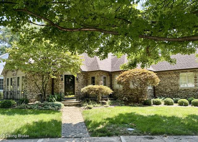 Property at 2154 Strathmoor Blvd, Louisville, KY 40205, 3 beds, 2.5 baths