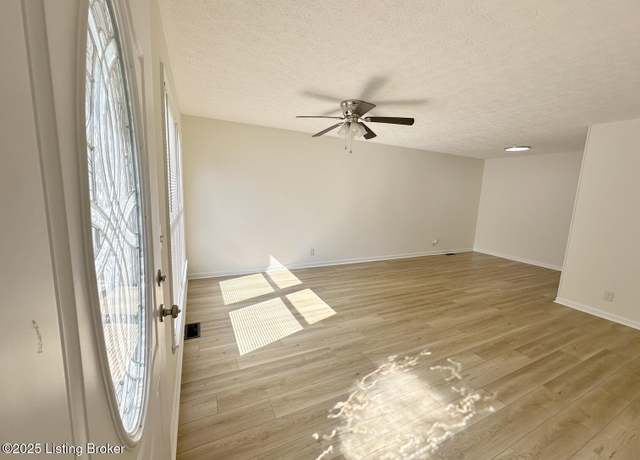 Property at 5111 Rangoon Way, Louisville, KY 40218, 3 beds, 1 bath