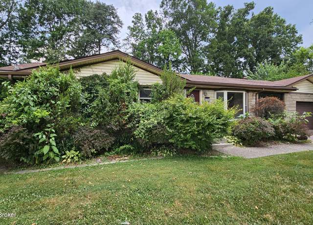 Property at 9814 Sunkist Way, Louisville, KY 40272, 3 beds, 1.5 baths