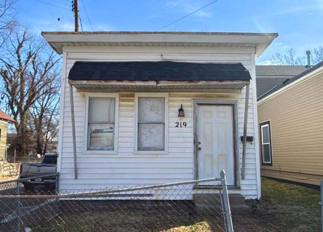 Property at 219 N 19th St, Louisville, KY 40203, 3 beds, 1 bath