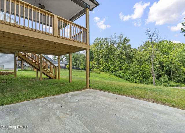 Property at 389 Williamsburg Dr, Mt Washington, KY 40047, 4 beds, 3.5 baths
