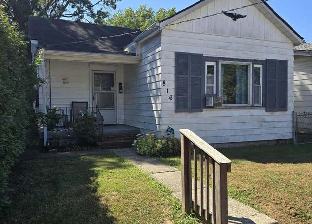 Property at 816 W Evelyn Ave, Louisville, KY 40215, 3 beds, 1 bath