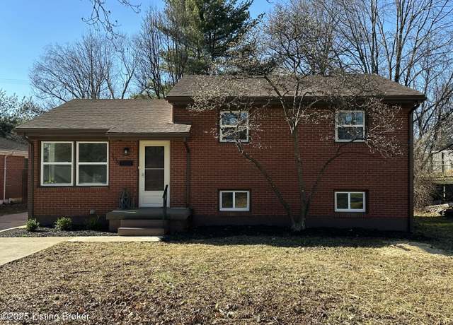 Property at 308 S 6th St, Bardstown, KY 40004, 3 beds, 1.5 baths