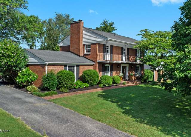 Property at 52 Smithfield Rd, Shelbyville, KY 40065, 4 beds, 2.5 baths