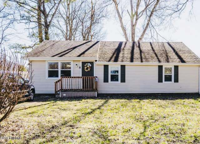 Property at 13705 S Blakely Ln, Louisville, KY 40272, 3 beds, 2 baths