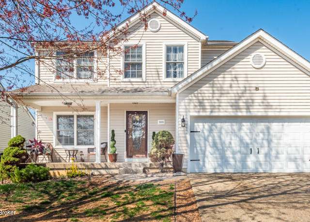 Property at 9505 River Trail Dr, Louisville, KY 40229, 4 beds, 3 baths