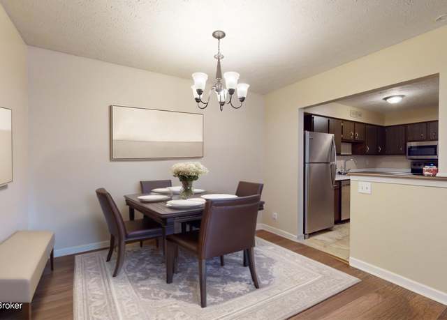 Property at 7074 Wildwood Cir #167, Louisville, KY 40291, 3 beds, 2 baths