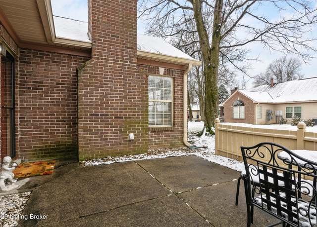 Property at 3224 Graystone Manor Pkwy, Louisville, KY 40241, 2 beds, 1.5 baths