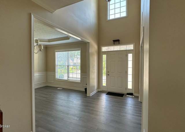 Property at 569 Wooded Falls Rd, Louisville, KY 40243, 5 beds, 3.5 baths
