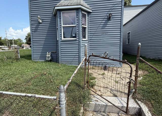 Property at 2117 Duncan St, Louisville, KY 40212