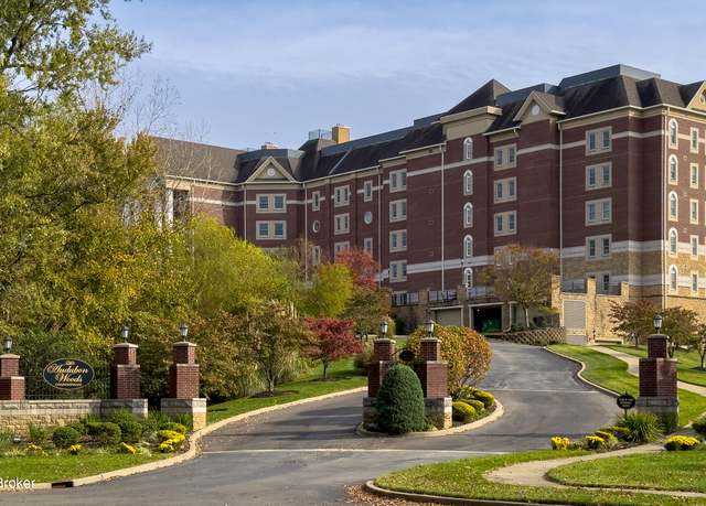 Property at 1300 Cardinal Dr #301, Louisville, KY 40213, 3 beds, 3 baths