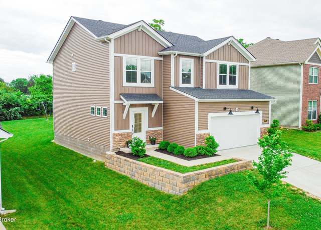 Property at 9206 Fox Chase Rd, Louisville, KY 40228, 4 beds, 2.5 baths