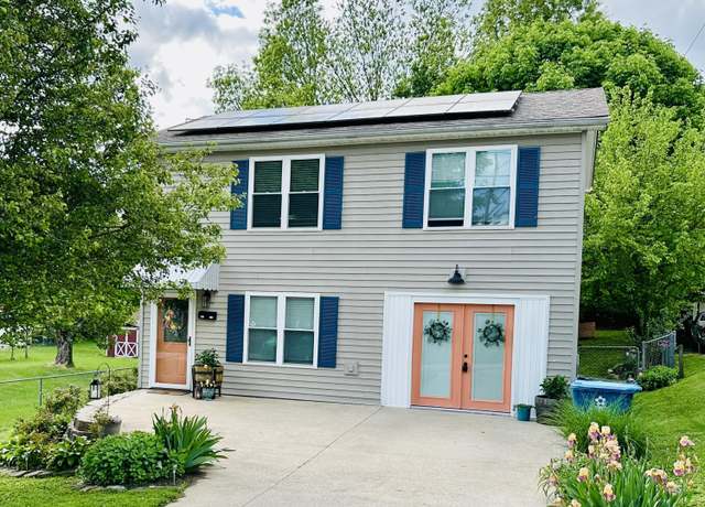 Property at 402 1/2 Ripy St, Lawrenceburg, KY 40342, 3 beds, 2 baths