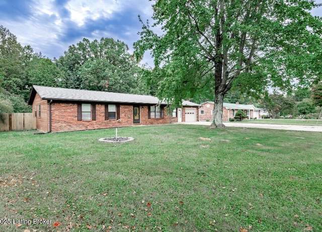Property at 800 Lincoln Dr, Elizabethtown, KY 42701, 4 beds, 1.5 baths