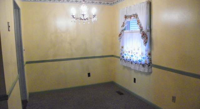 Photo of 1920 Taffeta Dr, Louisville, KY 40272
