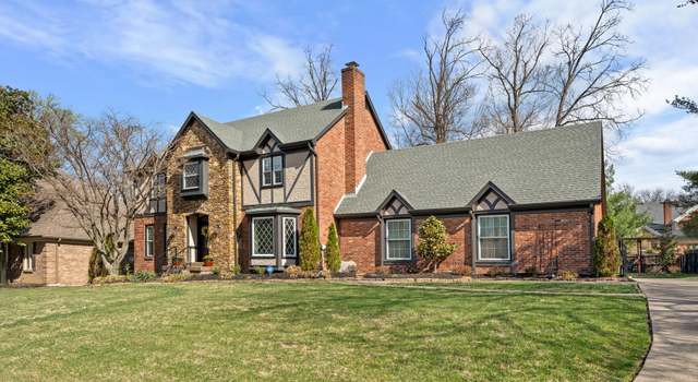 Photo of 8809 Linn Station Rd, Louisville, KY 40222