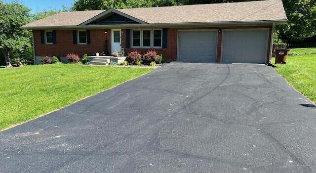 Photo of 114 Shadyview Dr, Eminence, KY 40019