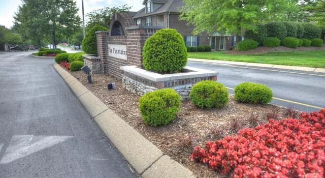 Photo of 7802 Grand Cascade Dr, Louisville, KY 40228