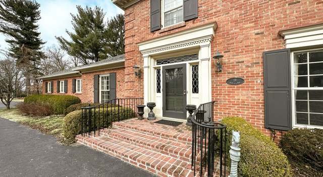 Photo of 19 River Hill Rd, Louisville, KY 40207