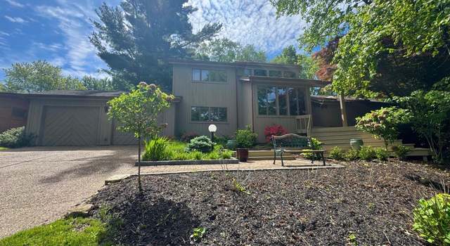 Photo of 1214 Park Hills Dr, Louisville, KY 40207