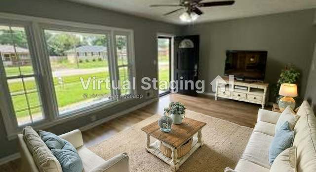 Photo of 5605 Alicante Ln, Louisville, KY 40272