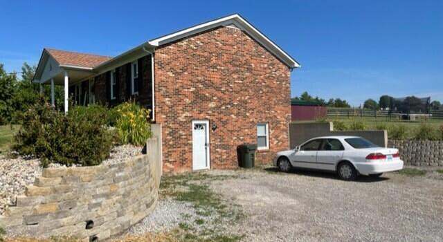 Photo of 129 Normandy Rd, Taylorsville, KY 40071