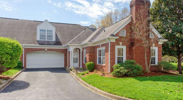 Photo of 2001 Ashwood Bluff Ct, Louisville, KY 40207