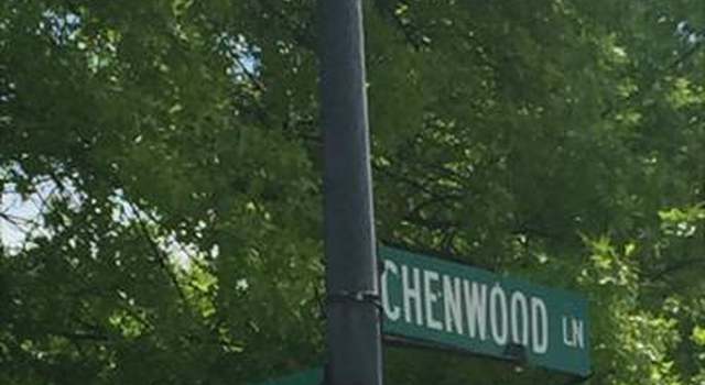 Photo of 4306 Chenwood Ln, Jeffersontown, KY 40299