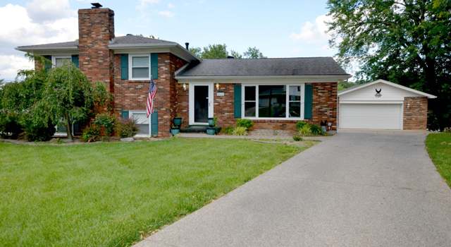 Photo of 5611 Tall Oaks Ct, Louisville, KY 40214