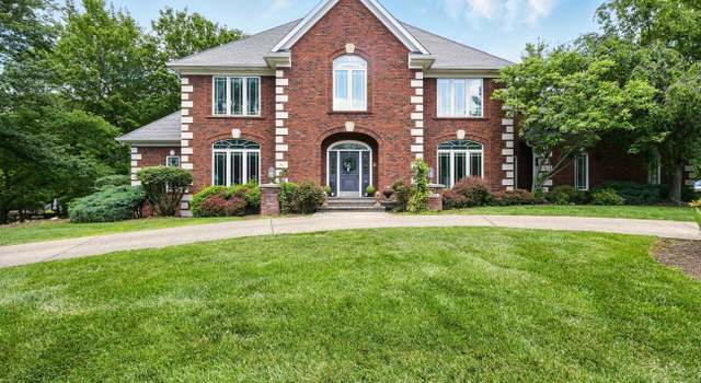 Photo of 1014 Anchorage Woods Cir, Anchorage, KY 40223