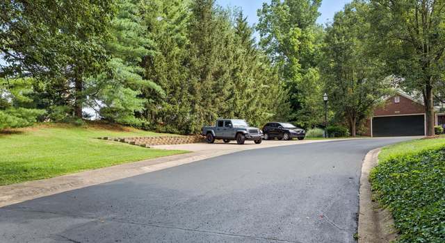 Photo of 5900 Marina View Ct, Prospect, KY 40059