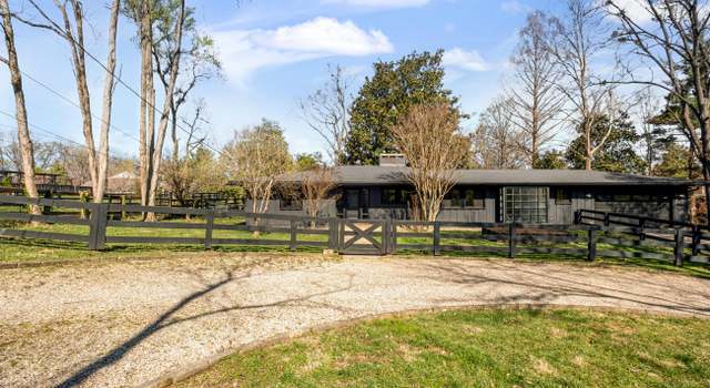 Photo of 3718 Sallee Ln, Louisville, KY 40222