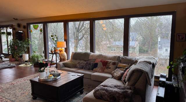 Photo of 1845 Gresham Rd, Louisville, KY 40205