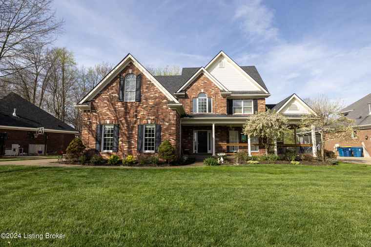 Photo of 3906 Forest Crest Way Louisville, KY 40245