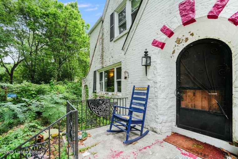 Photo of 4435 Taylorsville Rd Louisville, KY 40220