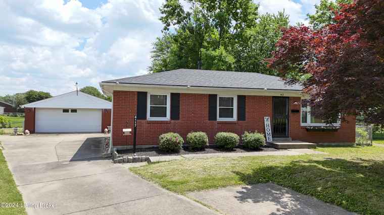 Photo of 4117 Caven Ct Louisville, KY 40229