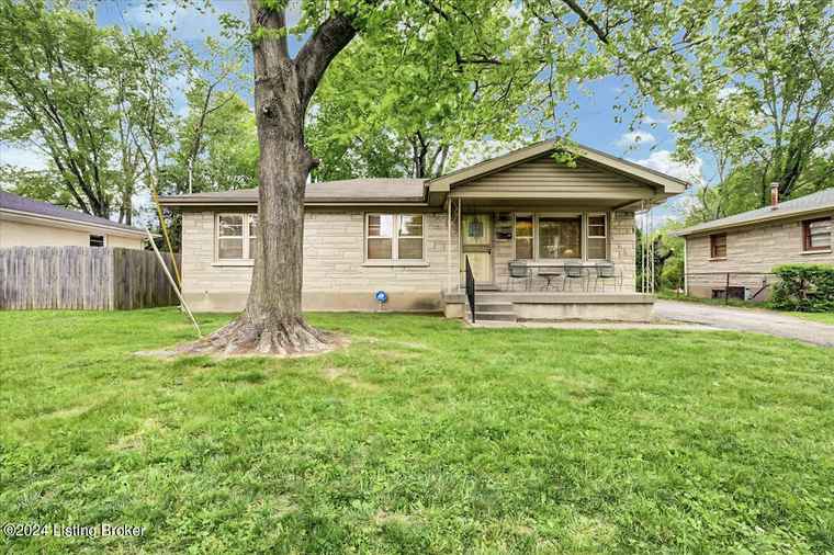 Photo of 6101 Jeanine Dr Louisville, KY 40219