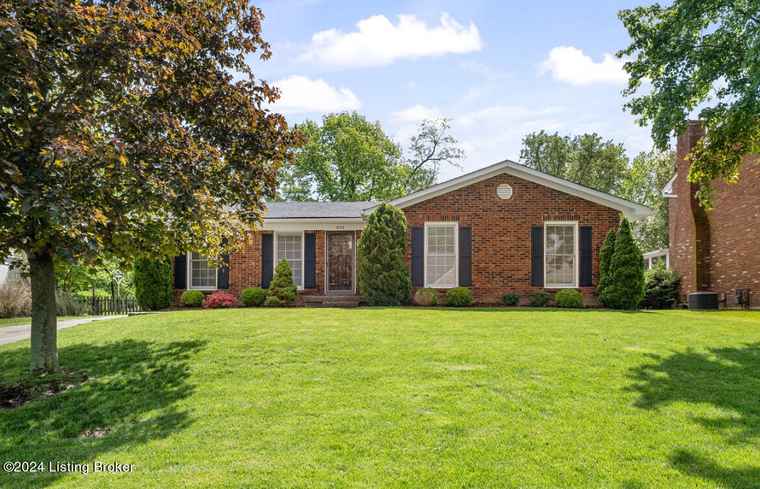 Photo of 505 Cherry Point Dr Louisville, KY 40243