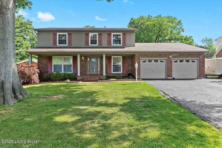 Photo of 6609 Hollow Tree Rd Louisville, KY 40228
