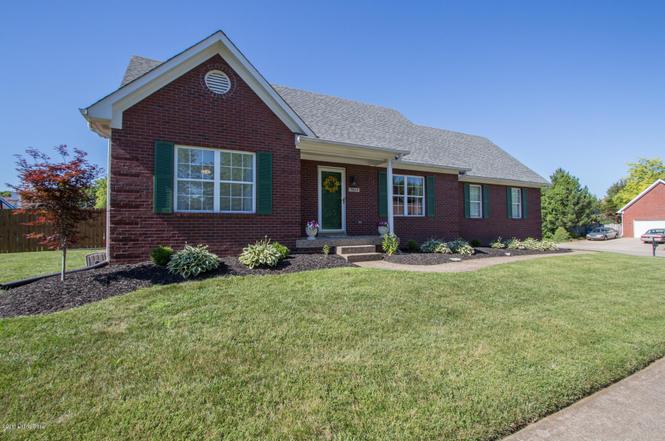 7814 Ridgehurst Pl, Louisville, KY 40299 | MLS# 1478806 | Redfin